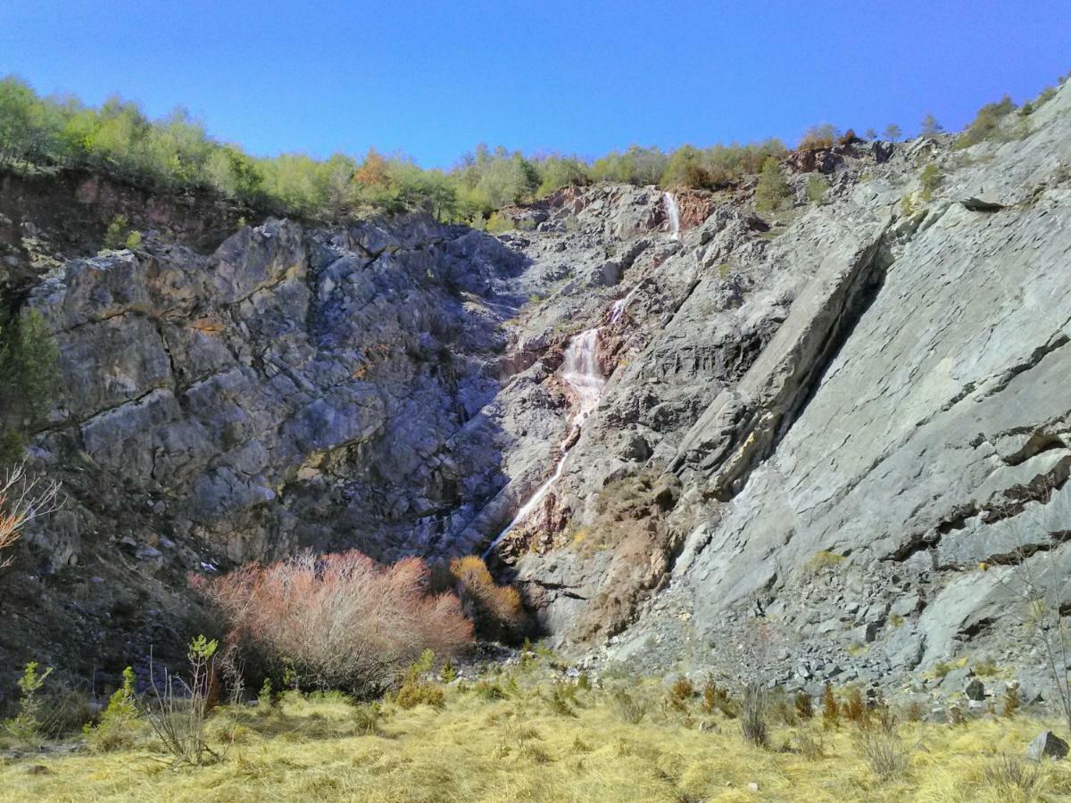 Refugi Quatre Cases Clot del Moro Exterior photo