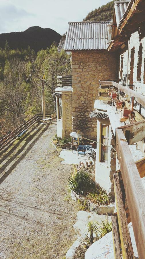 Refugi Quatre Cases Clot del Moro Exterior photo
